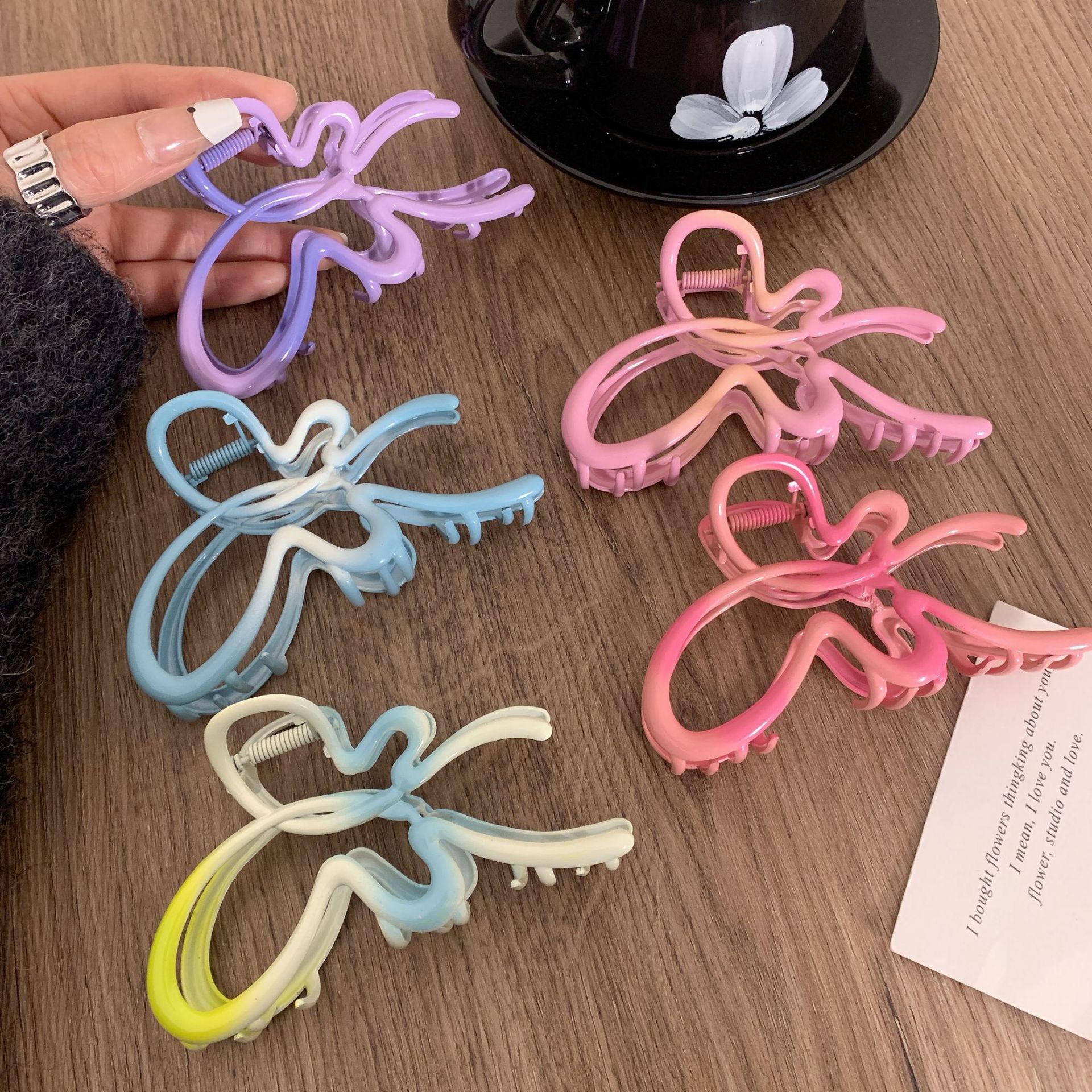 South Korea Summer Sweet Cool Girl Hair Grab Butterfly Cutout Design Grab Clip Cute Hair Clip Back Head Shark Clip Hair Accessories details Picture