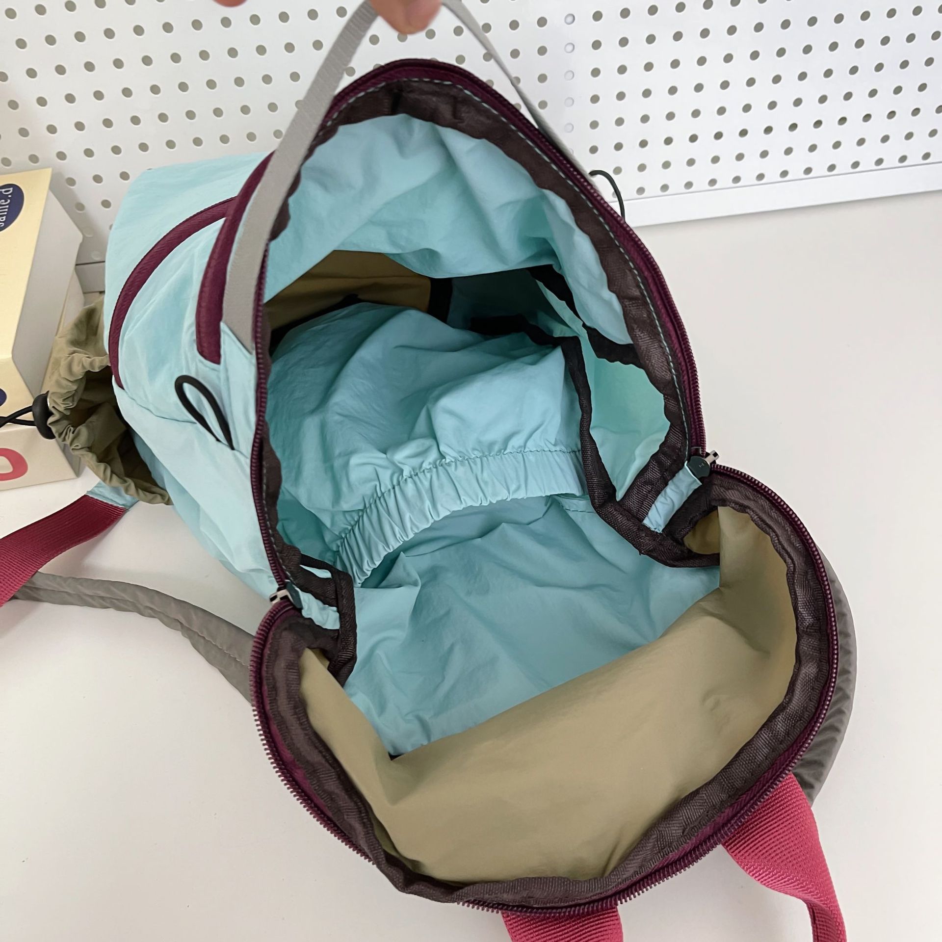 2024 nuevo estilo mochila escolar marca de moda mochila de gran capacidad mochila de viaje para mujeres alto nivel de apariencia espalda doble ligera mochila casual Application Scenario