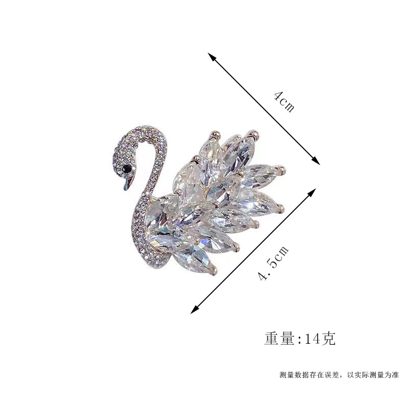Factory Direct Sales Of Swan Brooch Jewelry Pin Corsage Brooch Wholesale New Alloy Jewelry Fashion Temperament Clothing Application Scenario