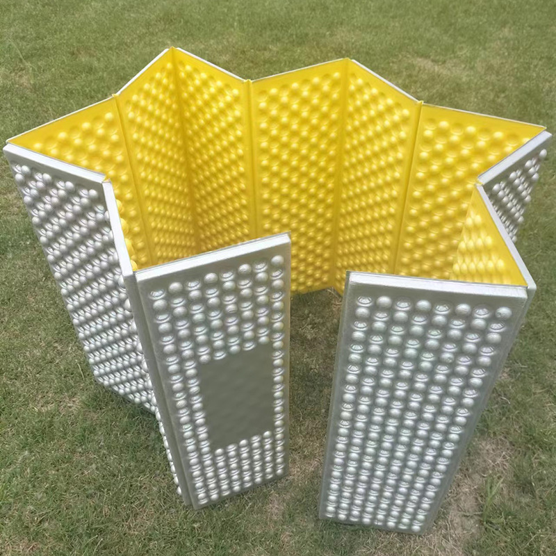 Outdoor Camping Aluminum Film Waterproof Mat Beach Sleeping Mat Aluminum Foil Pe Egg Trough Mat Egg Nest Sleeping Mat Tent Camping Mat details Picture