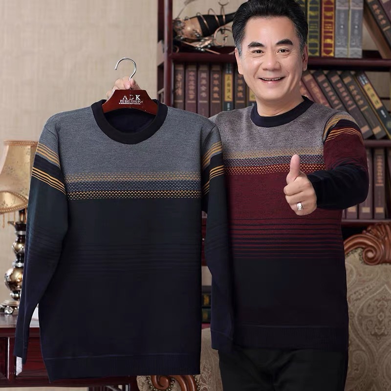 In 2022, men's sweaters for middle-aged and elderly people in larger sizes, dad's style, men's thickened pullover sweaters, and wool sweaters are available at the street market