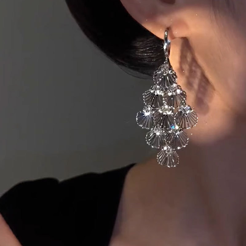 Unique, niche, retro peacock-shaped pendant earrings, fashionable, elegant, high-end, individualistic and exaggerated, 2023 new style for women Item Picture