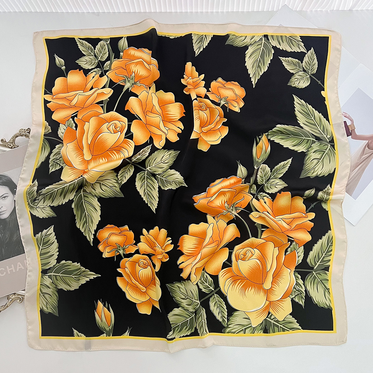 Fashionable commuting small square scarf, new floral silk scarf, spring and summer decorative neckerchief, hair tie, high-end and stylish scarf Application Scenario