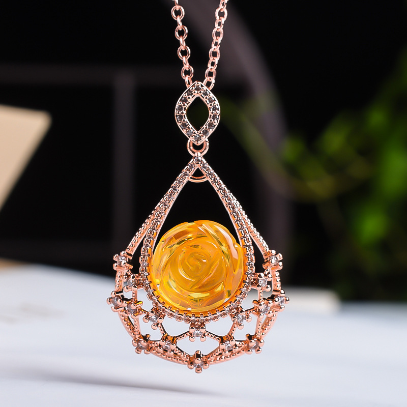 Natural Beeswax Rose Pendant Copper Inlaid With Gold Flower Clavicle Chain Tiktok Quick Hand Little Red Book Live Amber Supply Specification drawing