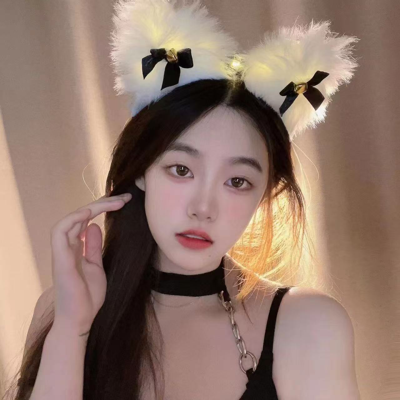 Christmas Christmas Eve New Year Glow Atmosphere Flash bow bells Cat ear headband Toy headwear stall Fox ear headband details Picture