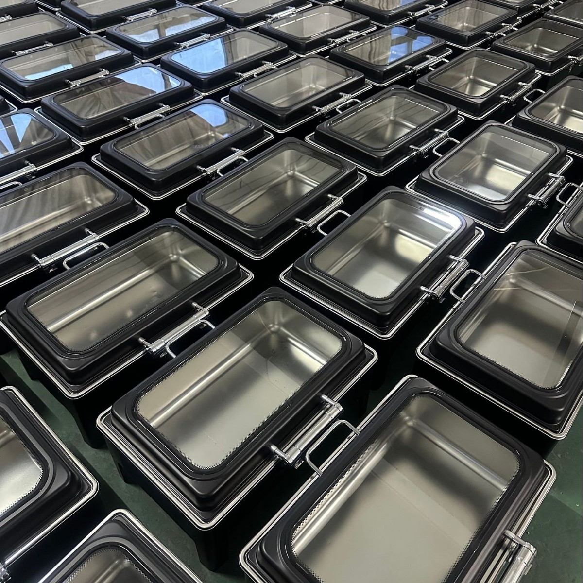 Luxury stainless steel buffet insulated stove, commercial breakfast electric heating stove, Bufei stove, flip cover hotel hot dish cookware Application Scenario