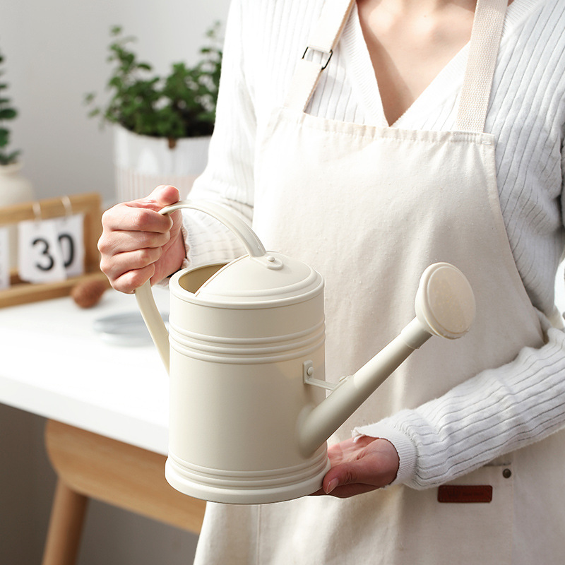 Watering pot, long-spout watering pot, watering water bottle, household large-capacity special water spraying wonder, plastic retro showerhead, watering bottle details Picture