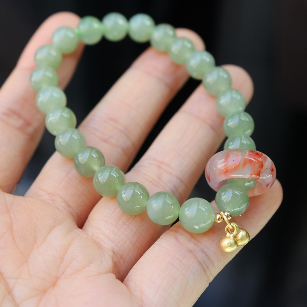 Natural 8MM round bead Hetian jade bracelet, Nan Hong running ring, small bell pendant, women's retro style jewelry Application Scenario