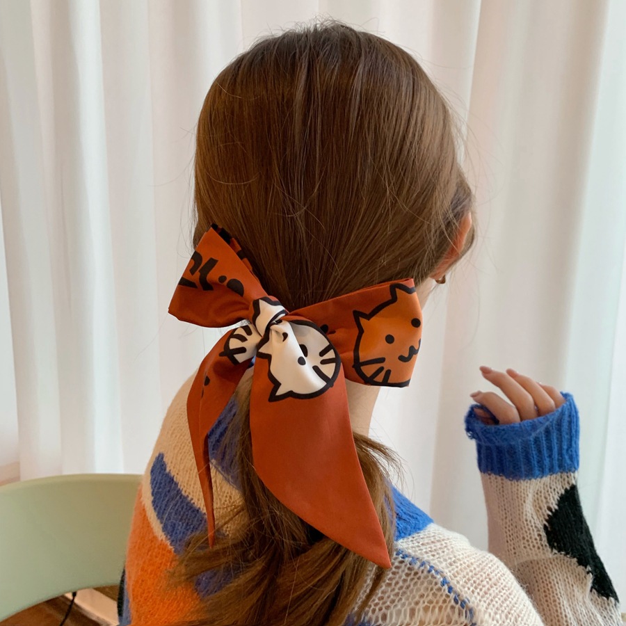 The multi-functional ribbon hair band is cute and girlish. The bow is super ethereal. It's a ponytail tie with a ribbon and a broken hair band Specification image
