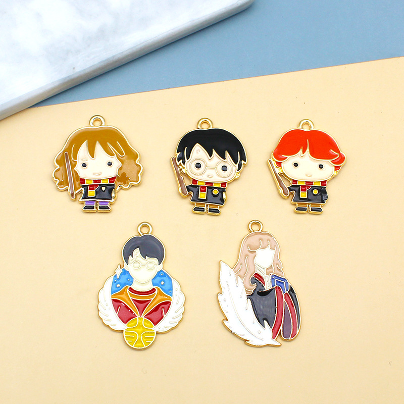 Cartoon Magic Academy Diy Accessories Magic Book School Uniform Badge Necklace Alloy Dripping Oil Key Chain Pendant Specification drawing