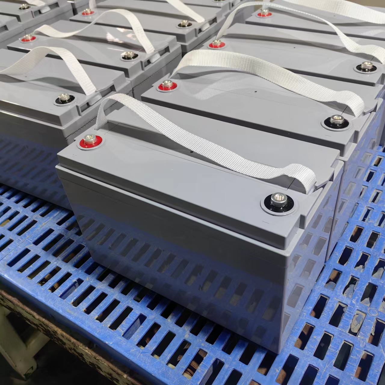 Trailer and RV battery 12v100ah, backup ups lead-acid battery for the machine room, lead crystal battery for railway DC screen Application Scenario