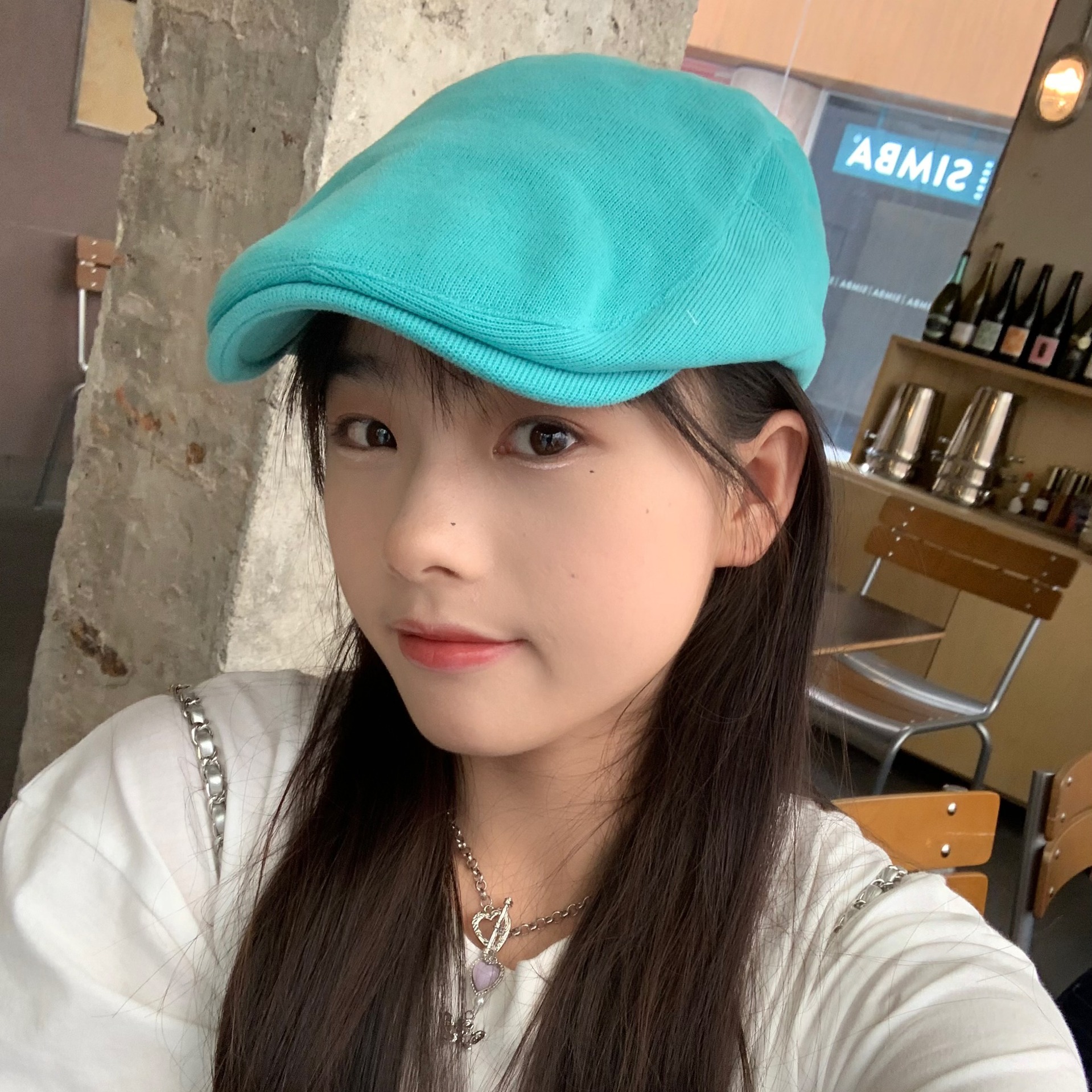 Dopamine blue-green beret, simple and retro pure cotton front hat, artistic and versatile vintage short-brimmed baseball cap Application Scenario