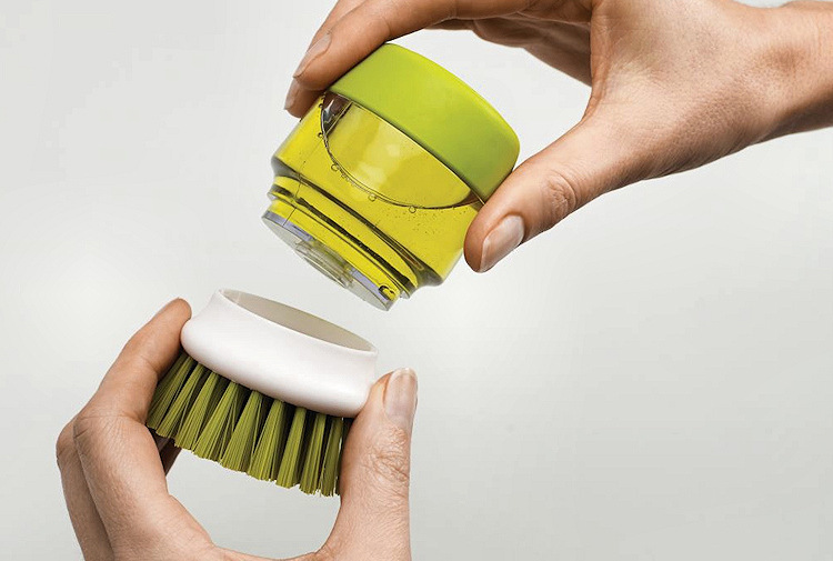 Press the pot brush in the kitchen details Picture