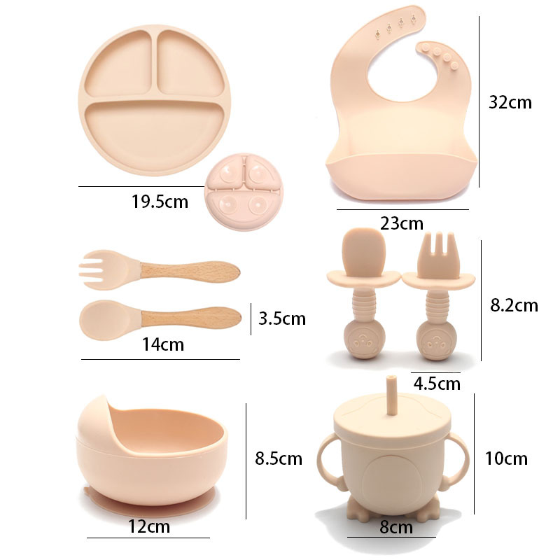 Wholesale of cross-border silicone dinner plates with suction cups, one-piece auxiliary food bowls, high-temperature resistant divided tableware, eight-piece sets Application Scenario