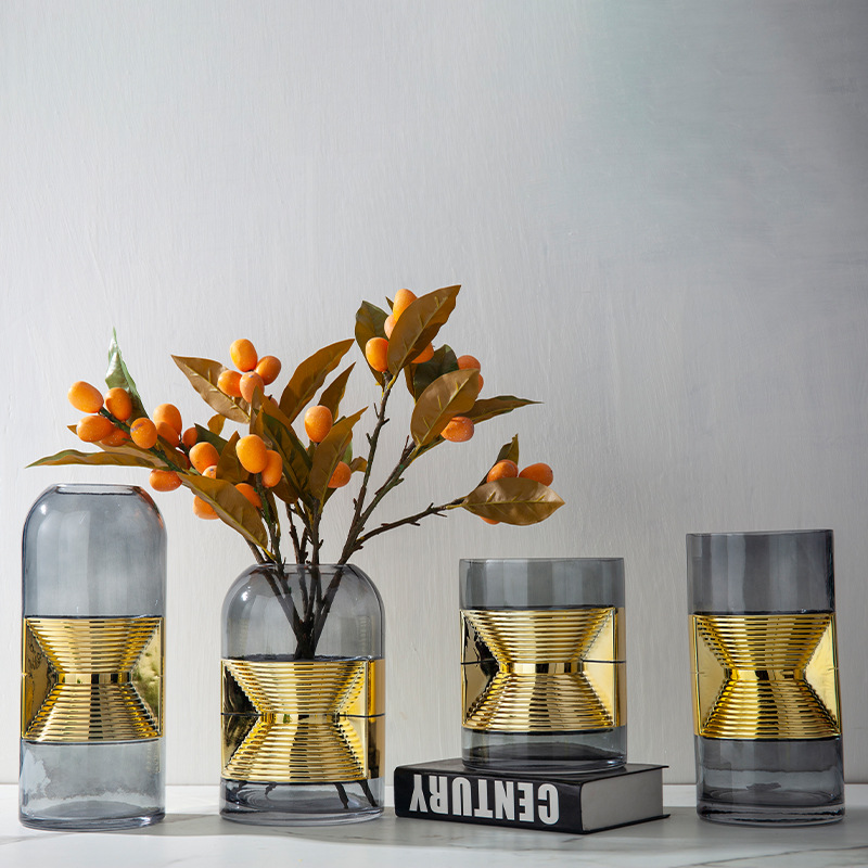 Minimalist, light luxury, high-end living room dried flower arrangement, irregular-shaped gold-plated glass vase combination, home decoration, ins style