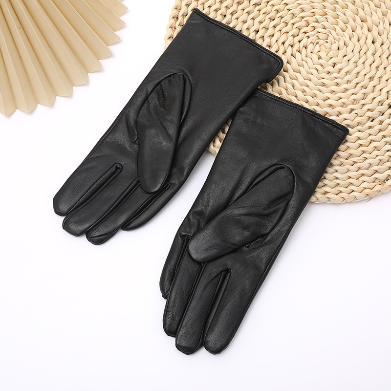 Winter Warm Touch Screen Sheepskin Gloves Women's New Driving Windproof Riding Plus Velvet Black Leather Gloves Factory Specification drawing