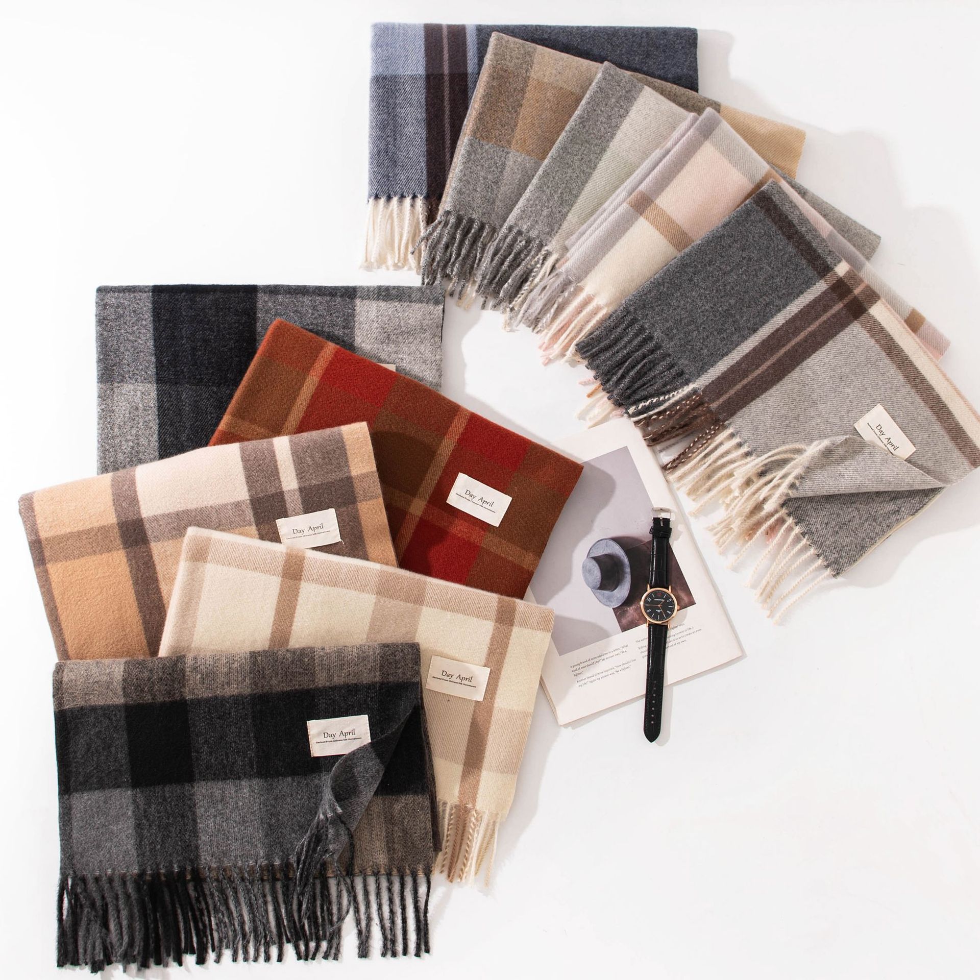 新款秋冬羊绒感格子围巾女百搭氛围高级感冬季围脖女士披肩跨境