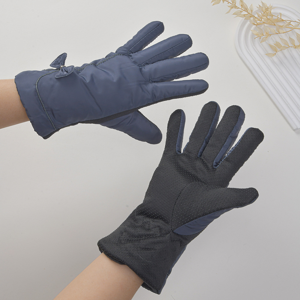 Cross border plus fuzzy ball guantes de mujer tela de memoria de moda antideslizante guantes de esquí de invierno siete estrellas guantes a prueba de viento Application Scenario