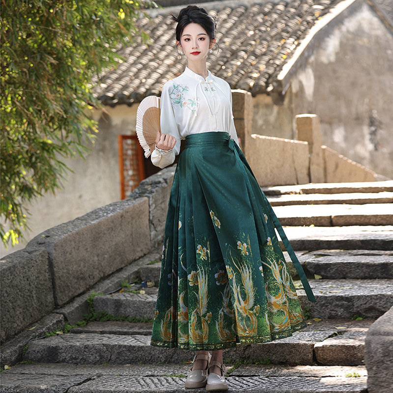 A high-end and elegant 2025 set of the new Ming Dynasty Hanfu woven gold original Chinese style horse face skirt Specification image