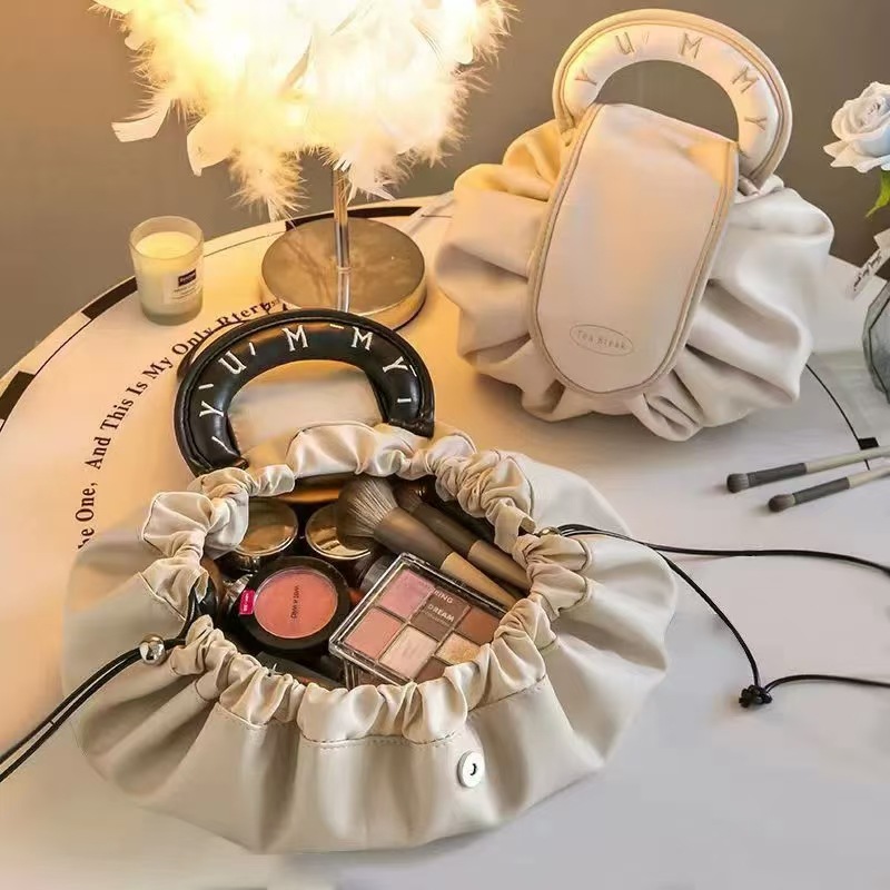 ins 风韩版清新PU懒人抽绳化妆包大容量旅行收纳包便携网红洗漱包