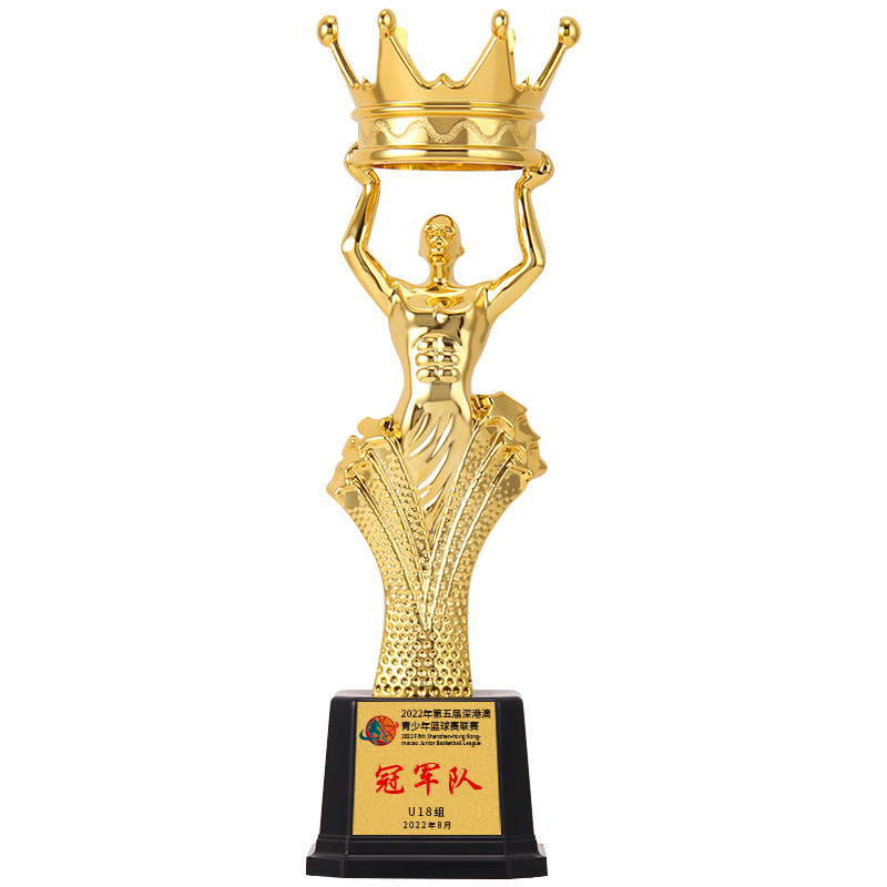 Customized golden statuette trophies, sports competition hand-held crowns, championship trophies, student and children's prizes, craft ornaments Application Scenario