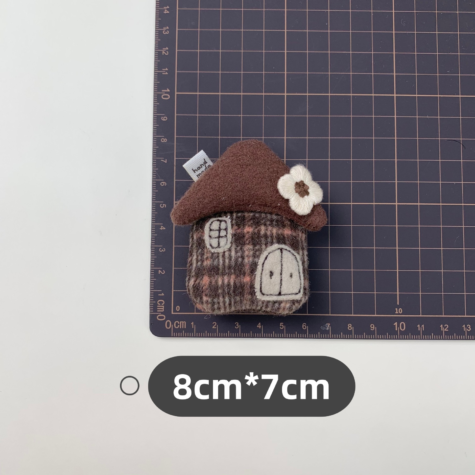 Clothing accessories, fabric cartoon accessories, brooch accessories, diy jewelry accessories, three-dimensional felt house, cute pet clothing details Picture