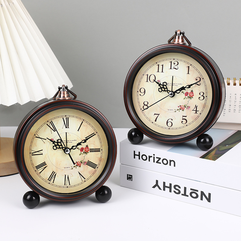 Amazon's best-selling products include retro creative clocks, Nordic minimalist alarm clocks, and student silent luminous table clocks Application Scenario