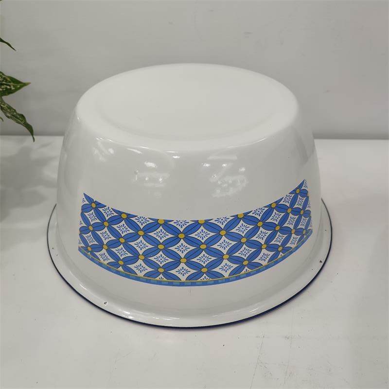 搪瓷怀洗手碗/调料盆/和面盆白底实物图