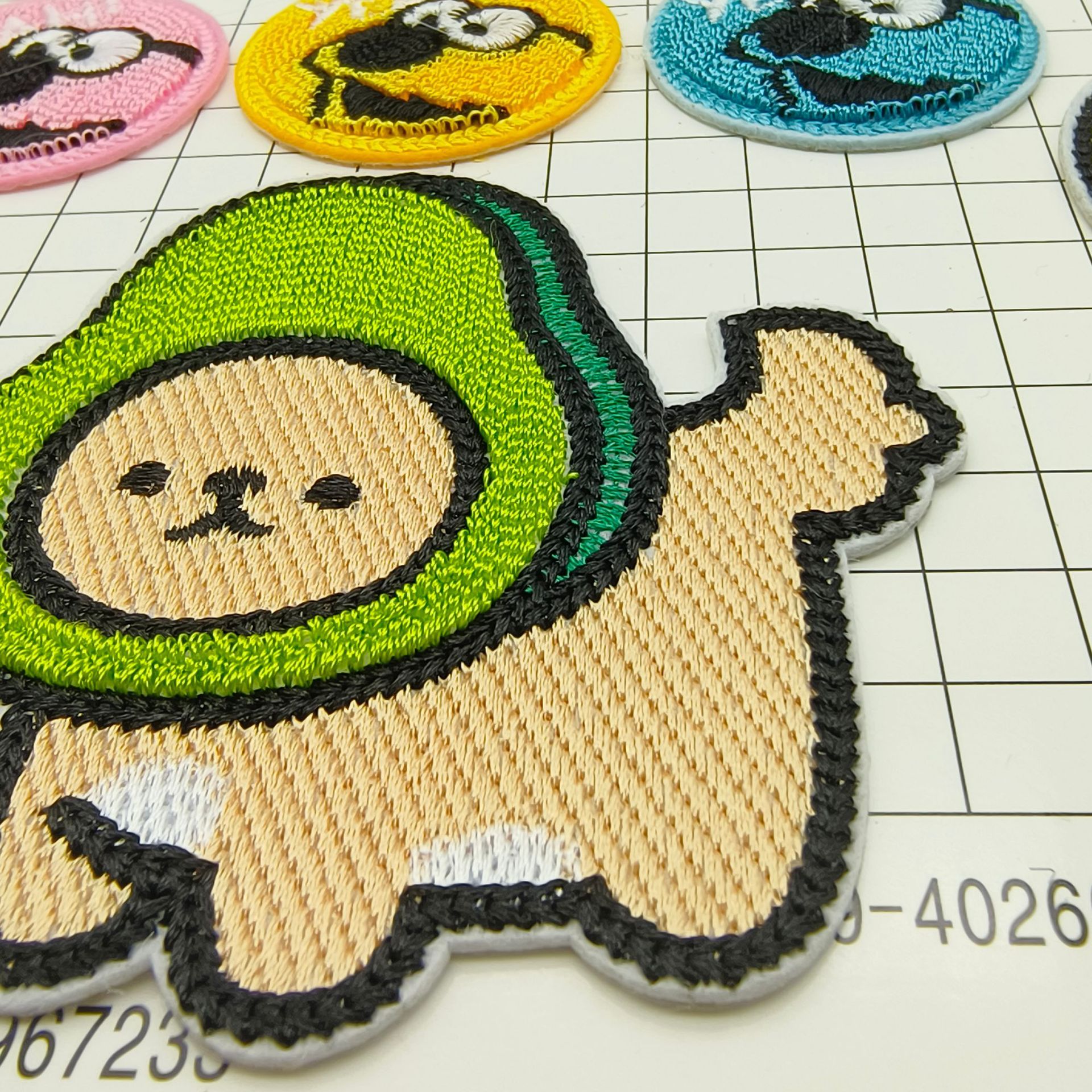 Gallo Embroidery Fabric Patch Animal Hollow Embroidery Fashion Patch High Density Clothing Bag Phone Case Cute Cartoon Specification drawing