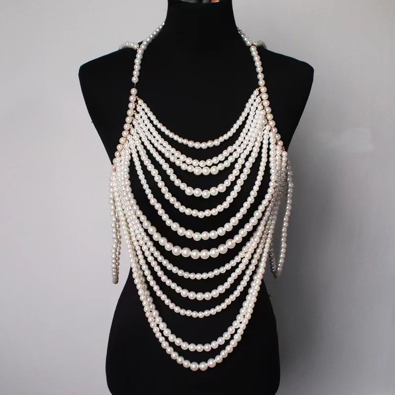 European and American best-selling pearl body chains, banquet gowns, fashionable sweater chains, sexy handcrafted beaded necklaces, halter accessories