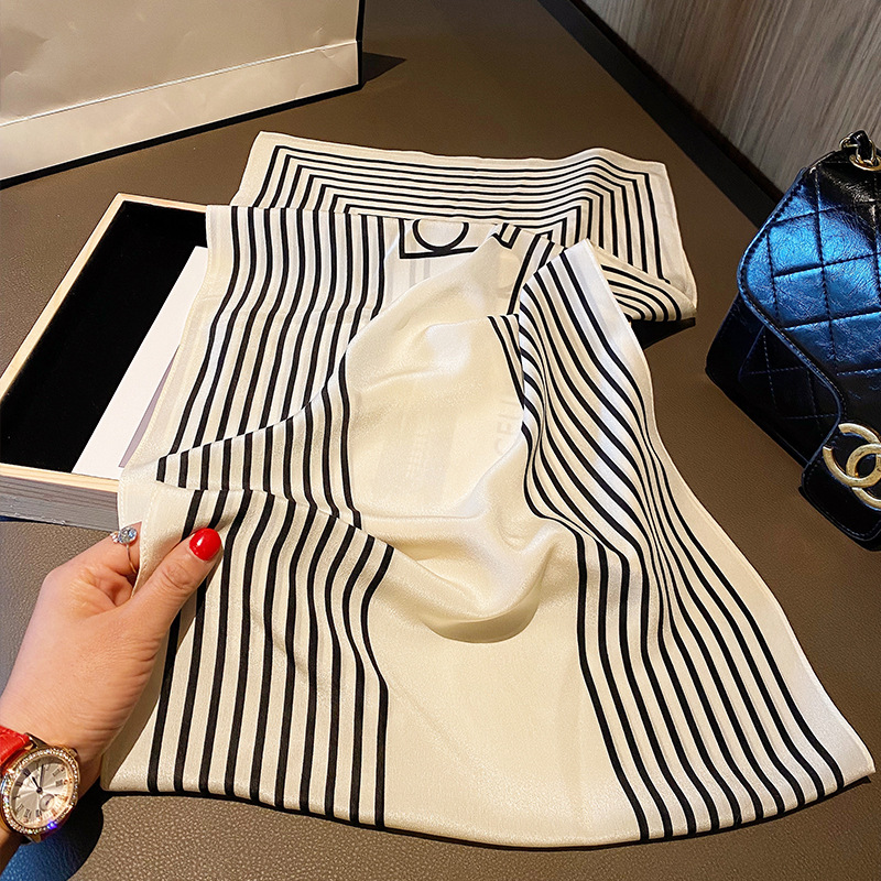 Mulberry Silk Scarf Spring And Summer Thin Small Scarf Silk Crepe Satin Silk Small Square Women's Fashion Printed Scarf details Picture