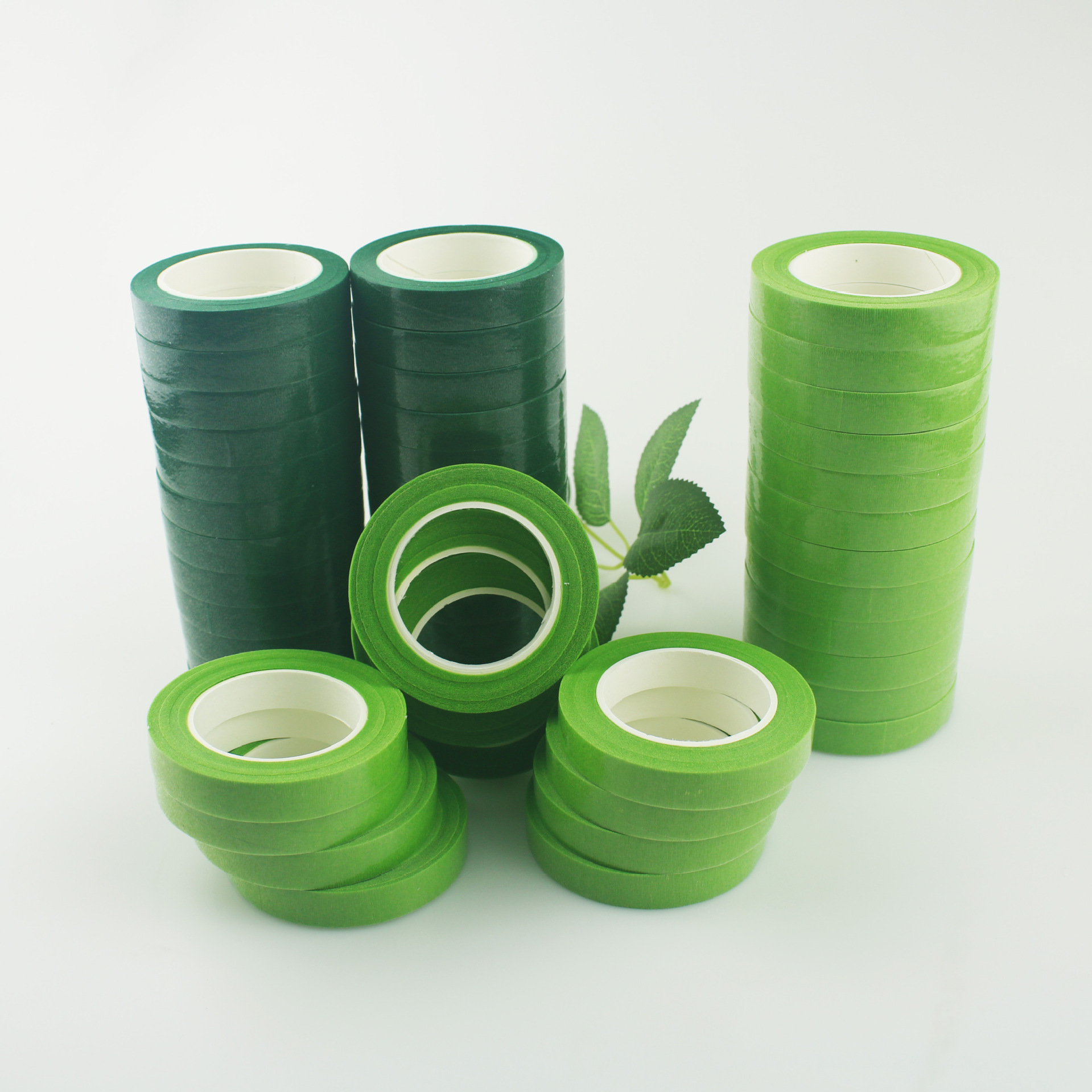 شريط شريط شريط أخضر اللون من شريط شريط أخضر اللون من شريط أخضر مغلف بالزهور باليد Specification image