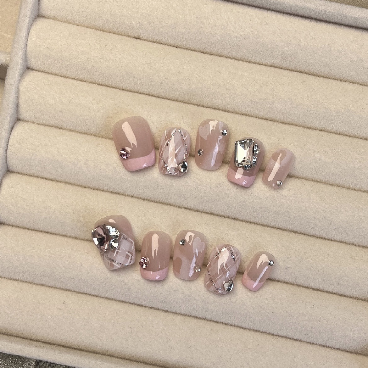 Chen Yansi Nail Art [Original] Super Fair and Elegant short armor with diamond-shaped French sweet heart Handmade Wearable armor details Picture