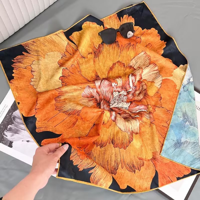 Xiangyunsha silk scarf, retro silk square scarf, heavyweight flower lily jacquard craft, Chinese style, gift for elders and mothers, shawl details Picture