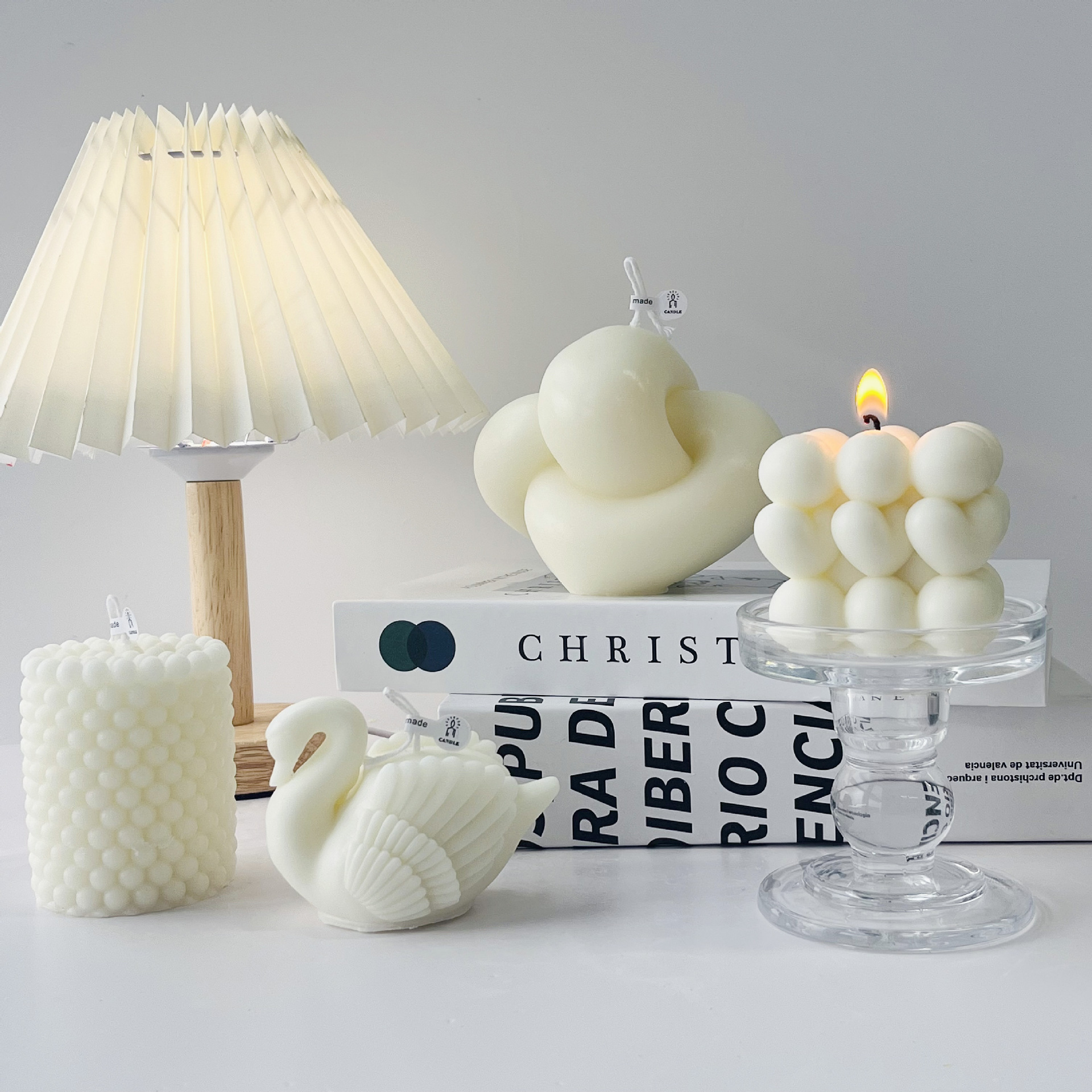 Nordic-style artistic scented candles, atmospheric home decorations, wedding arrangements, cylindrical geometric shapes, white candles Specification image