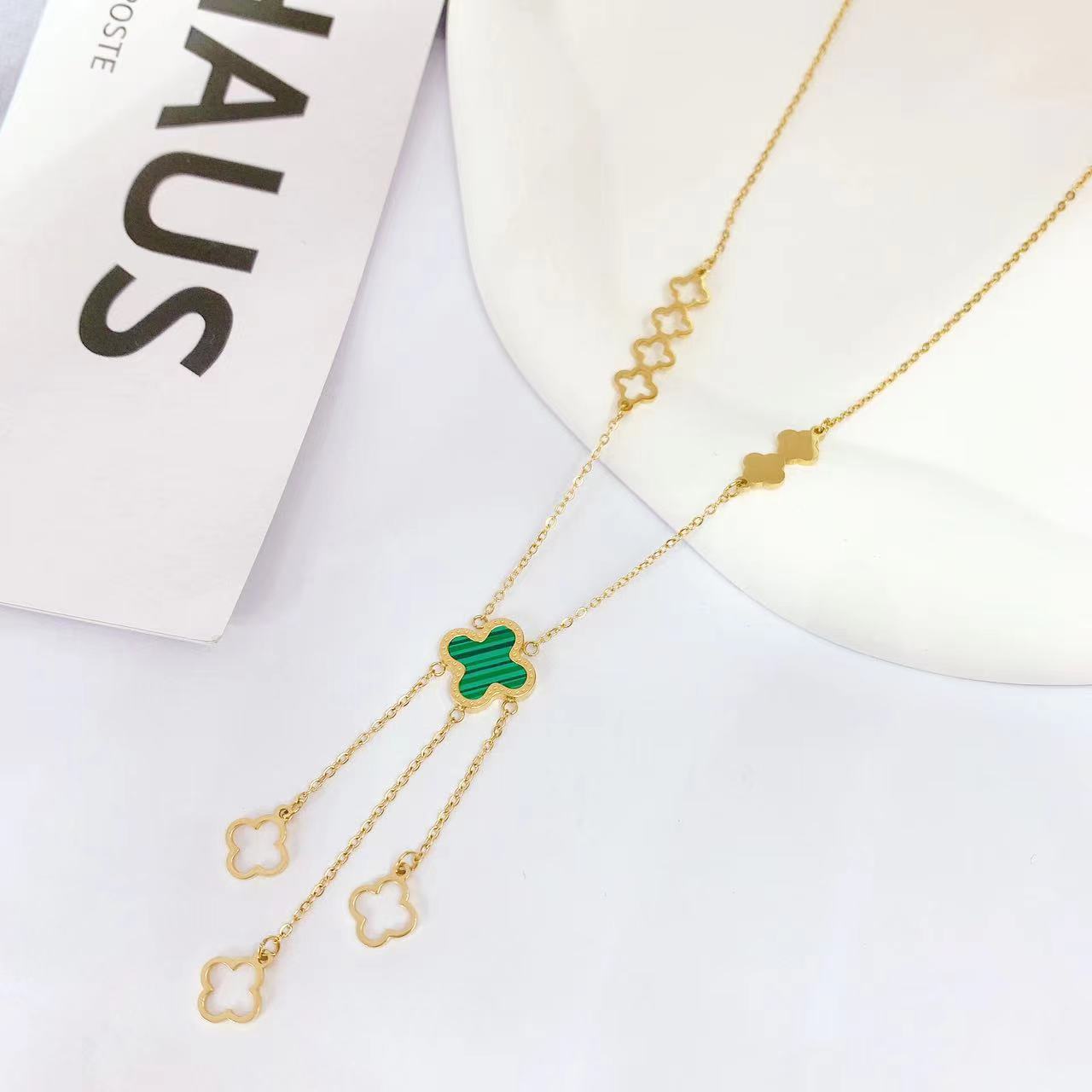 Four-Leaf Clover Necklace Female Niche Design Sense Of Light Luxury New Lucky Grass Fringe Necklace Collarbone Chain Specification drawing