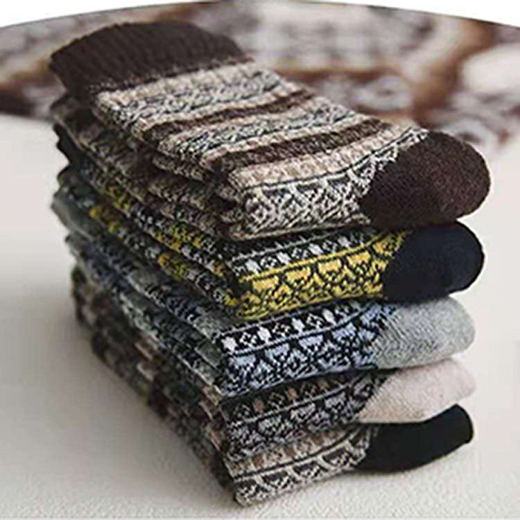 Autumn and winter men's woolen socks, thick and warm, retro ethnic style long socks, men's loop socks, long Korean-style mid-calf socks