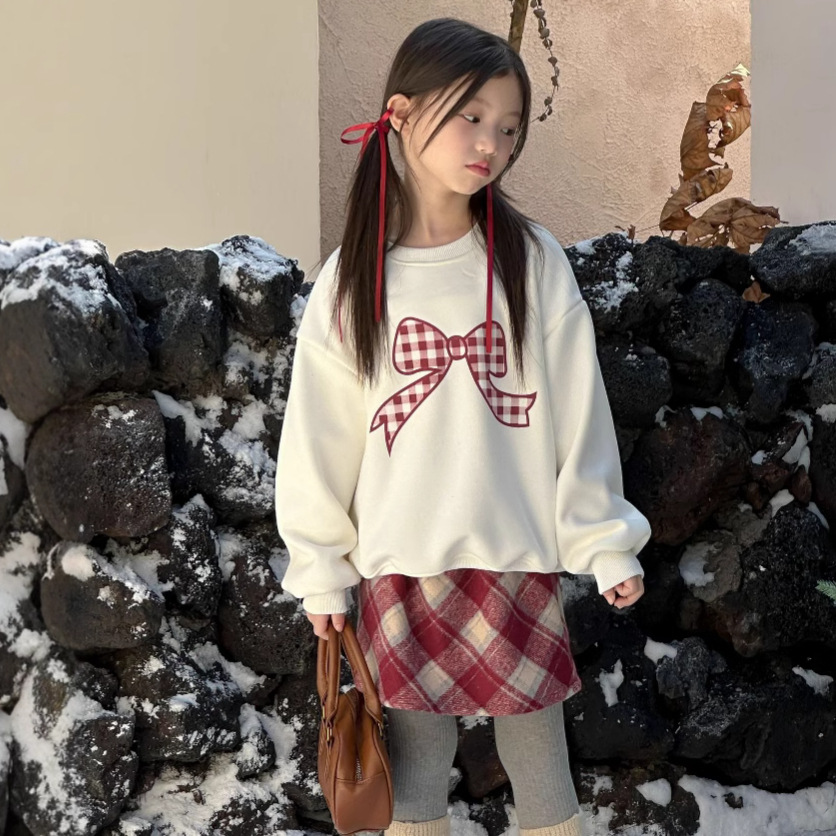 Korean children's Set 2024 Winter Edition: Girls' Bowknot with fleece hoodie and red checkered Short skirt Set, two-piece children's set Specification image