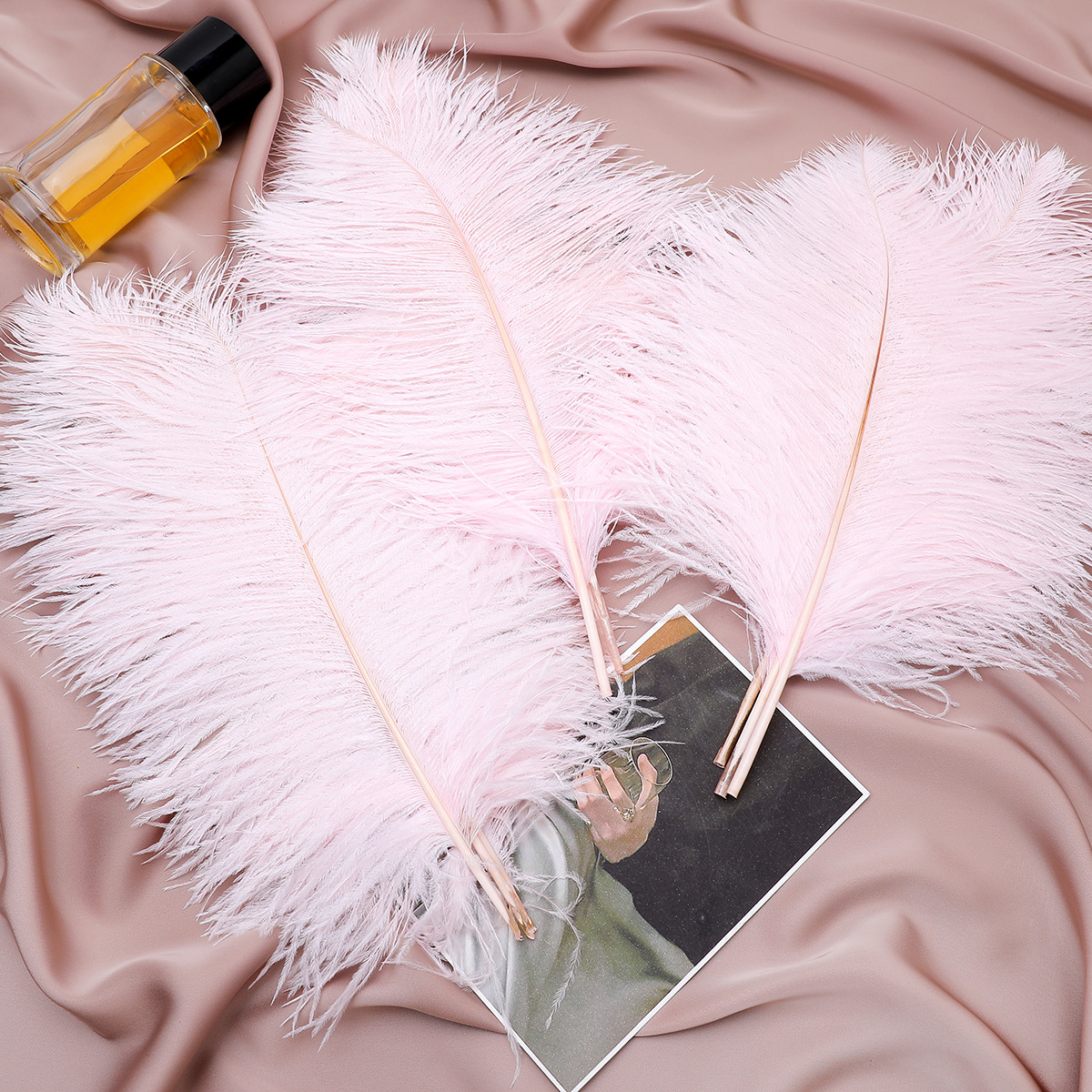 Factory stock: 30-35 cm ostrich feathers, popular vases, top hats, diy pink feather wall, ostrich feathers details Picture
