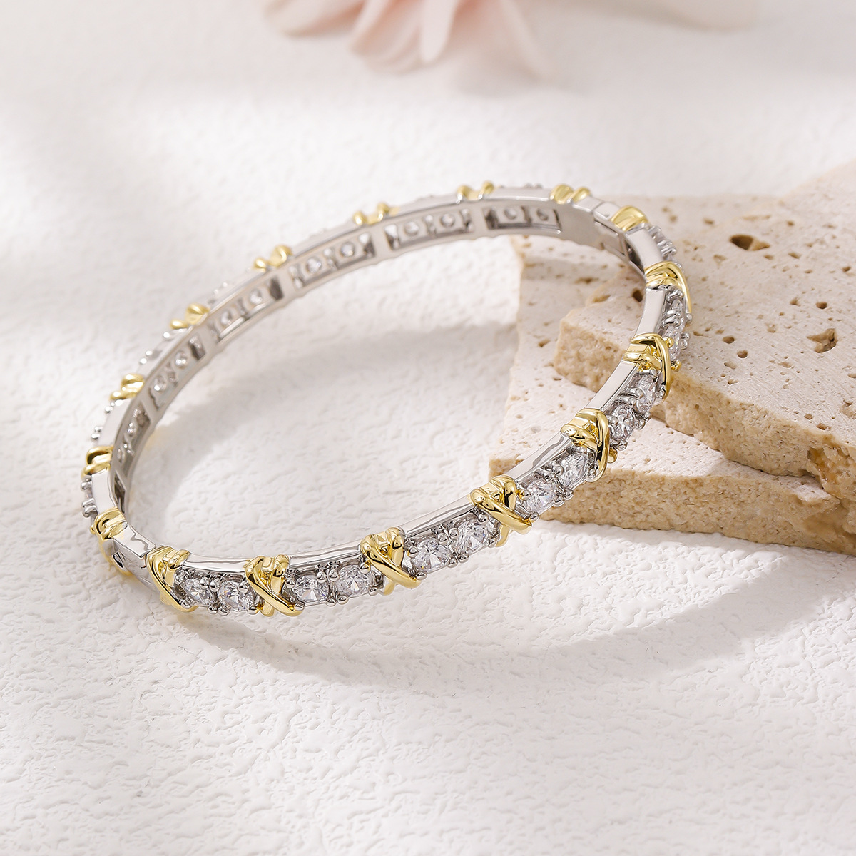 欧美跨境复古时尚双色电镀铜镶锆手镯轻奢不掉色女百搭高级感清新