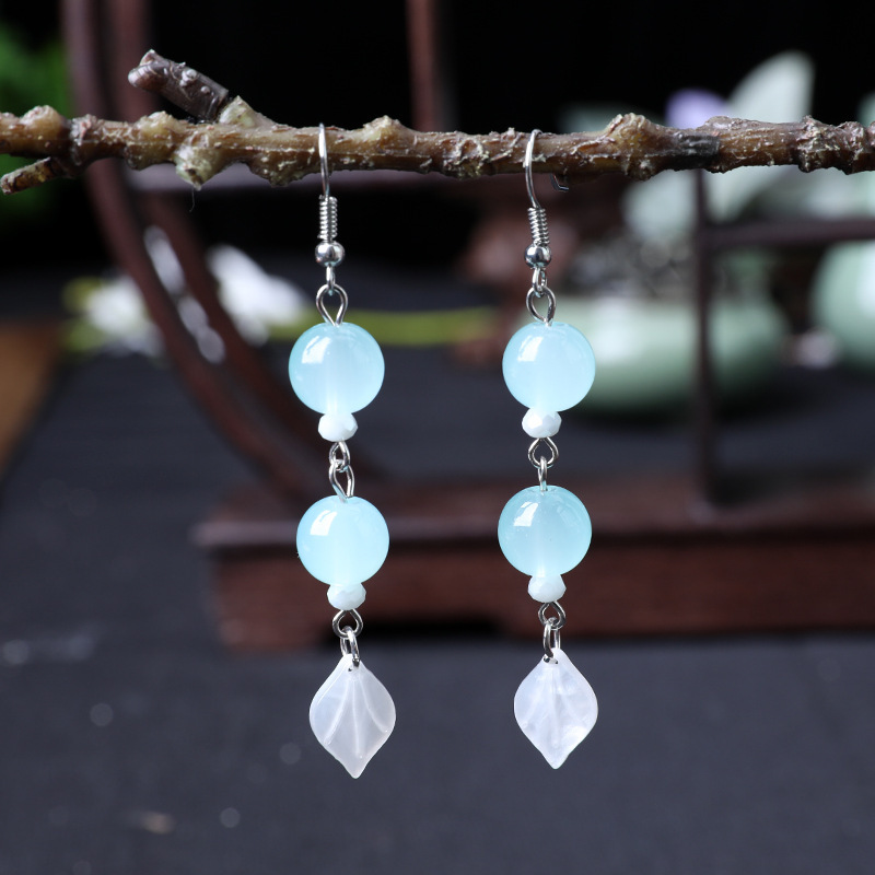 New pendant earrings, long and elegant Chinese style, pendant leaf earrings, ancient-style decoration, suitable for elegant women's Hanfu