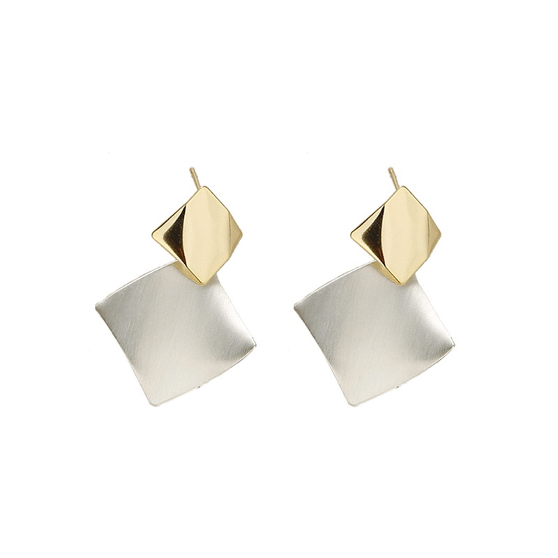 High-end irregular metal gold and silver color contrast European and American design earrings 2024 new bestseller, niche and light luxury stud earrings Item Picture