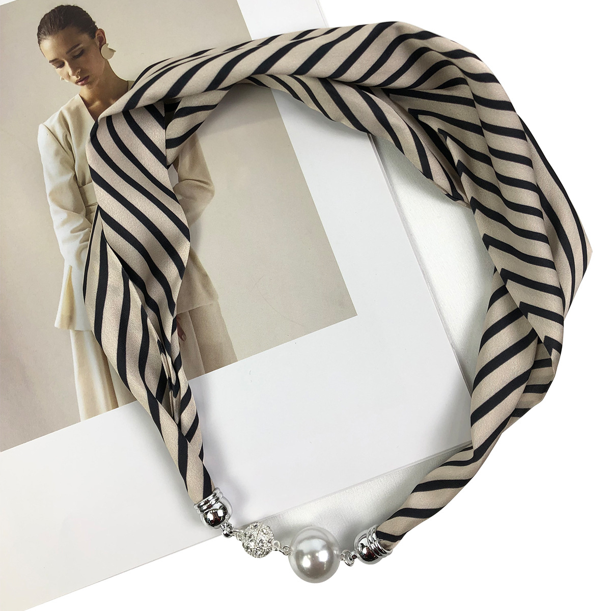 Factory direct sales, fashionable and versatile, imitation silk pearl necklace, silk scarf buckle, scarf, breathable decoration, versatile Application Scenario