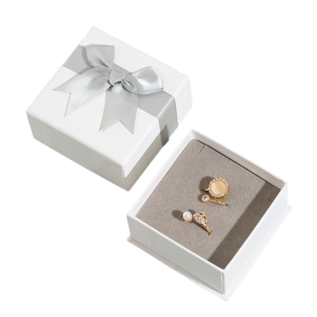 Factory wholesale of exquisite jewelry boxes, rings, necklaces, stud earrings, gift boxes, pendants, bracelets, packaging boxes and base plates Item Picture
