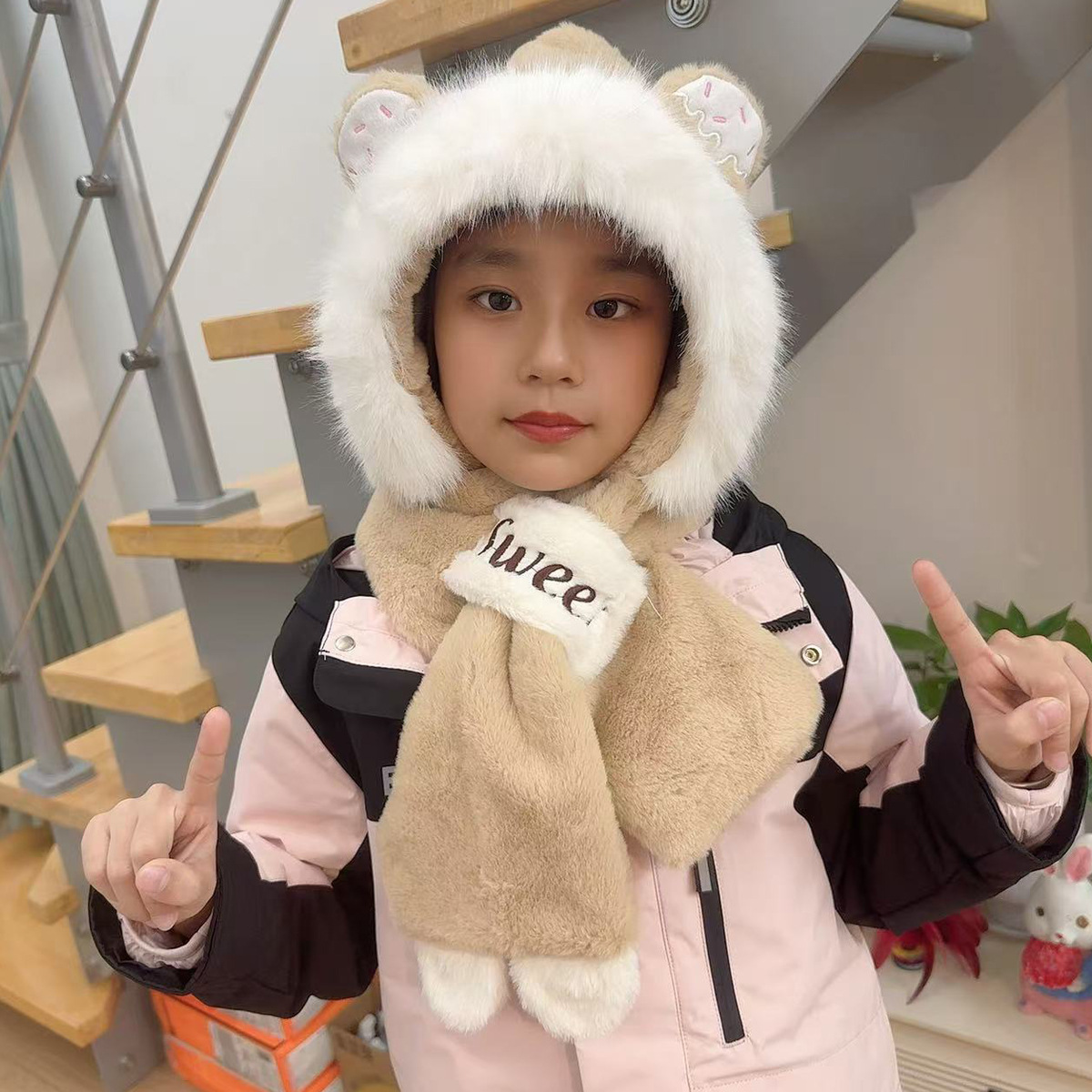 The 2024 winter hat for boys, girls and children features a cute teddy bear plush hat and scarf in one piece, providing warmth and warmth with thickened design