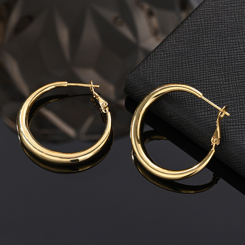 S925 Silver needle European and American exaggerated plain ring earrings, a light luxury and high-end feel, round and square face slimming ear ring, a unique and fashionable ear accessory Specification image