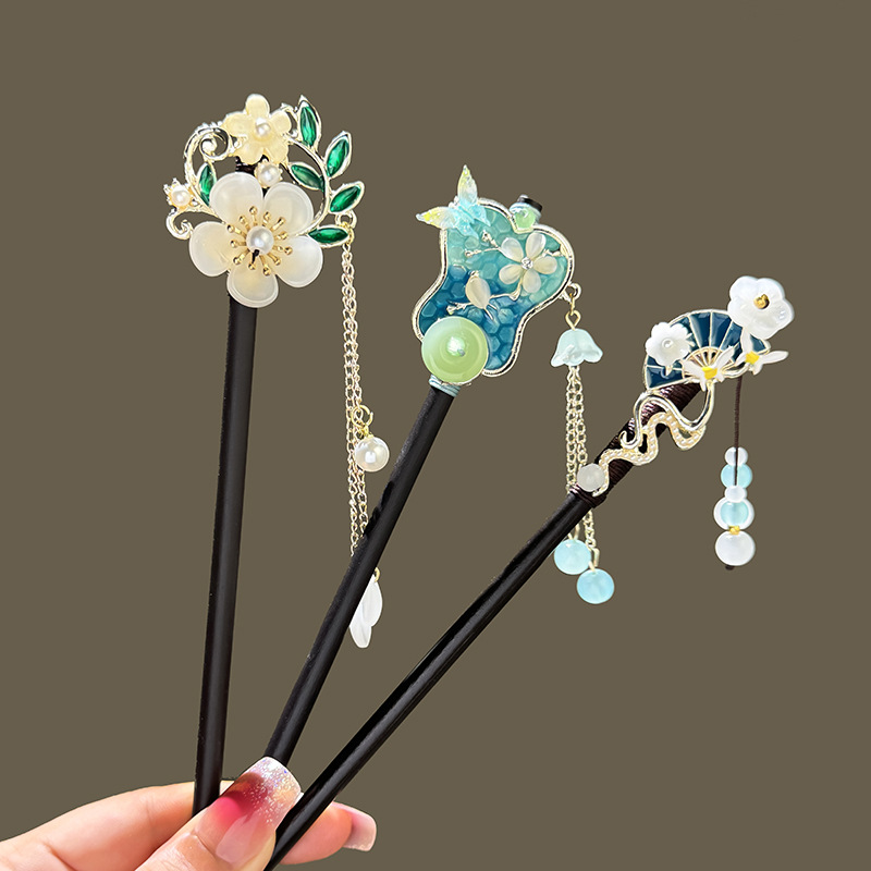 New Chinese-style ebony hairpins, ancient-style headwear, banana leaf fans, tassels, hairpins, ancient Hanfu, updo accessories, women's national trend series details Picture