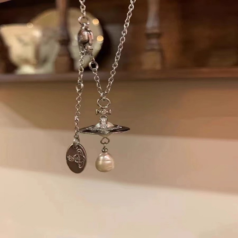 西太后巴洛克立体土星水滴珍珠项链女飞碟气质百搭法式轻奢锁骨链
