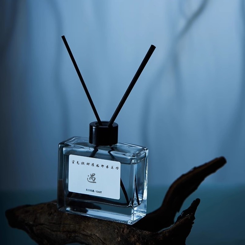 网红北欧高级小众室内熏香女生送礼表白香氛藤条精油家用无火香薰