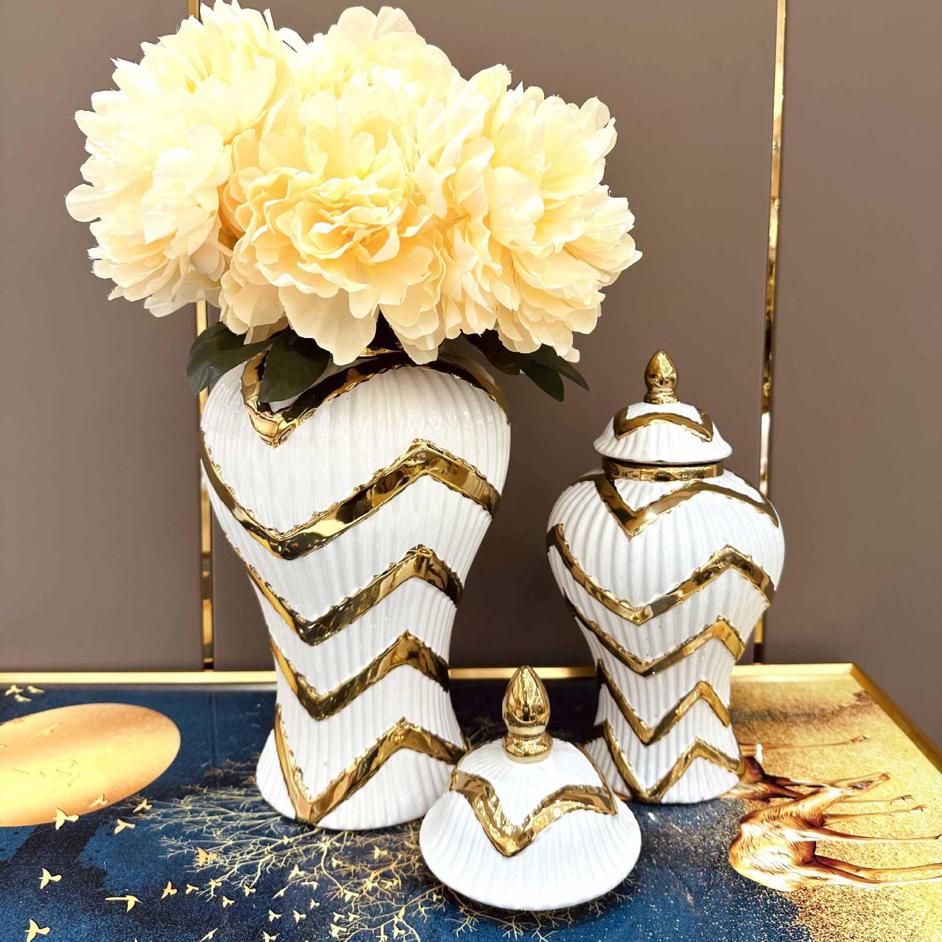 Exit porch decoration European-style electroplated golden ceramic general jar vase decoration light luxury process model room soft mounted golden castle vase Item Picture